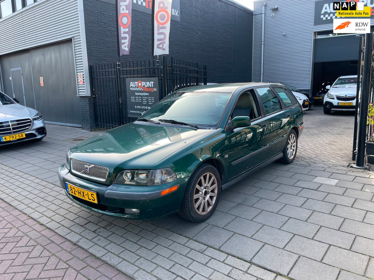 Volvo V40 - 1.8 Europa Sports Trekhaak Airco NAP APK - AutoWereld.nl