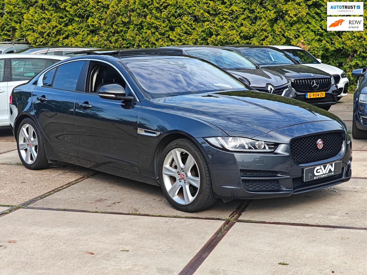Jaguar XE - 2.0 Turbo (240 pk) Prestige | Storm Grey | Panorama | Meridian | Cold Climate Pack - AutoWereld.nl