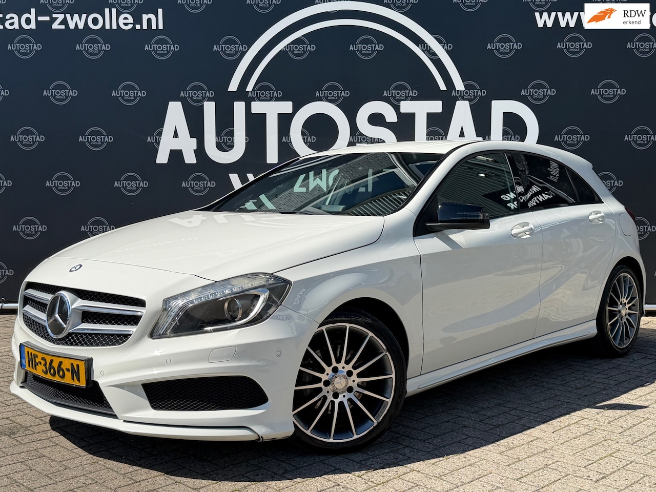 Mercedes-Benz A-klasse - 180 Prestige Automaat / NL-Auto / NAP / APK / Navi / Airco - AutoWereld.nl