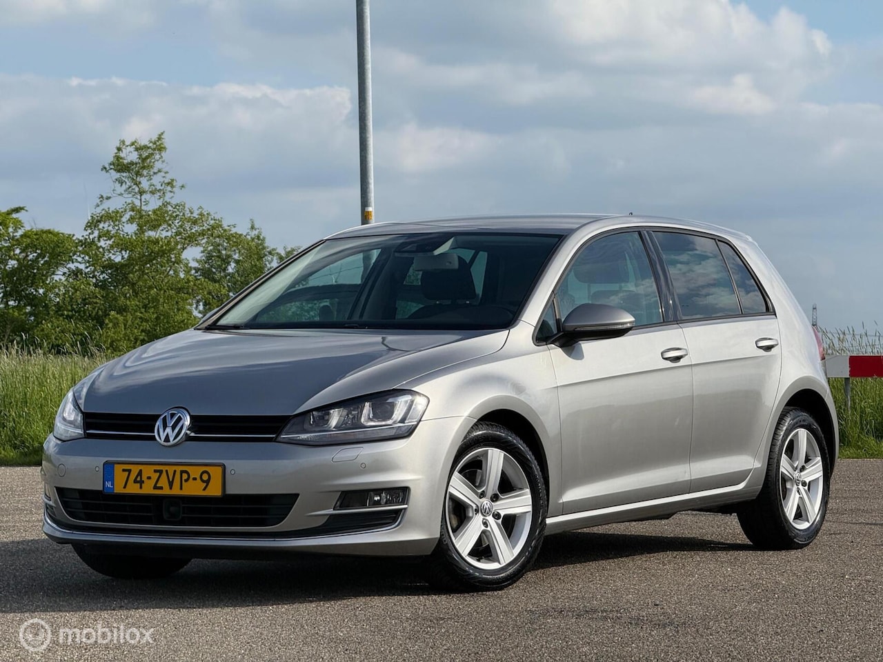 Volkswagen Golf - 1.2 TSI Highline 1.2 TSI Highline,Automaat,Xenon,1 Eigenaar ! - AutoWereld.nl