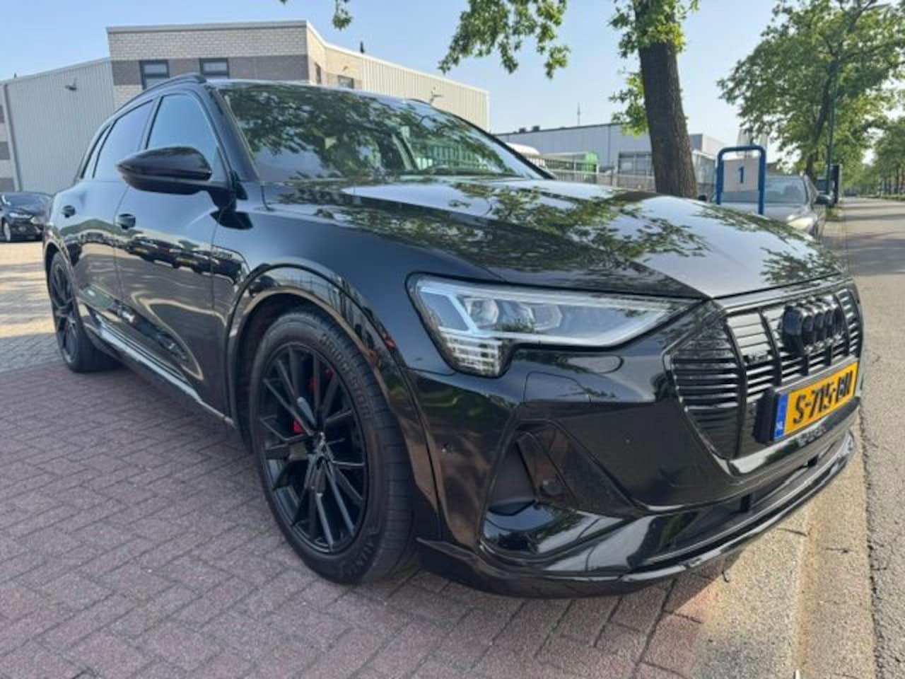 Audi e-tron - 55 Quattro 408pk S Edition 95 kWh SOH 90,8% Zeer Complete Auto Black on Black - AutoWereld.nl
