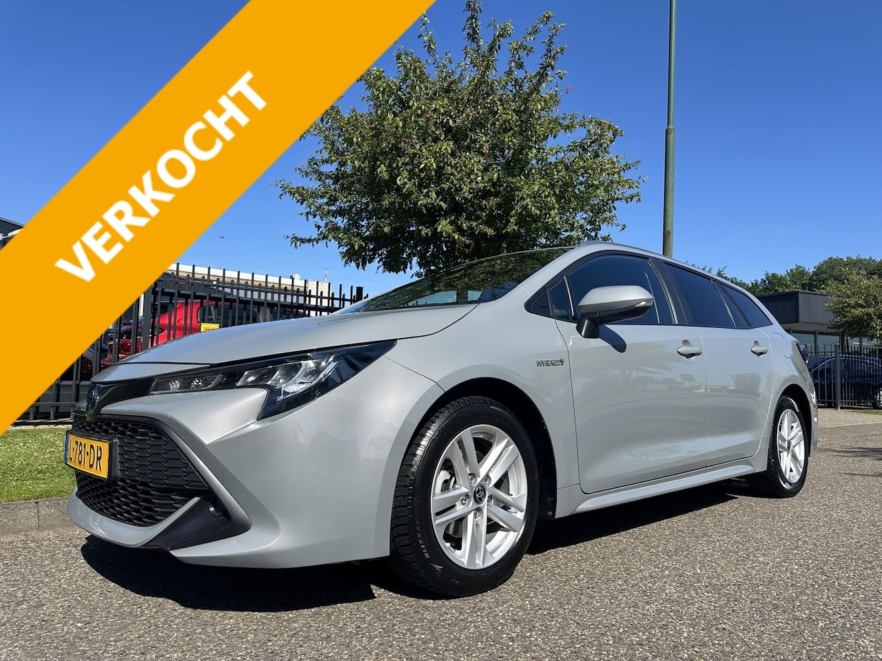 Toyota Corolla Touring Sports - 1.8 Hybrid 122pk CVT Active Trekhaak Navigatie - AutoWereld.nl