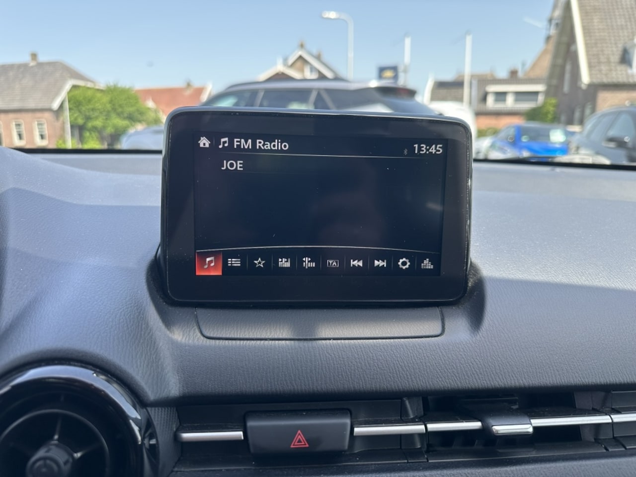 Mazda 2 - 1.5 Skyactiv-G Base Carplay/Bluetooth