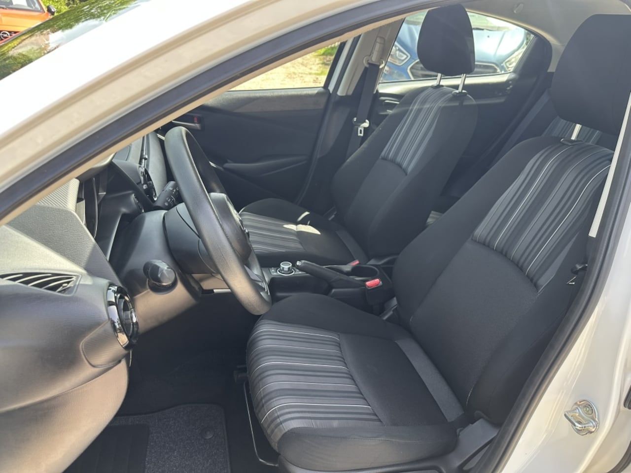 Mazda 2 - 1.5 Skyactiv-G Base Carplay/Bluetooth