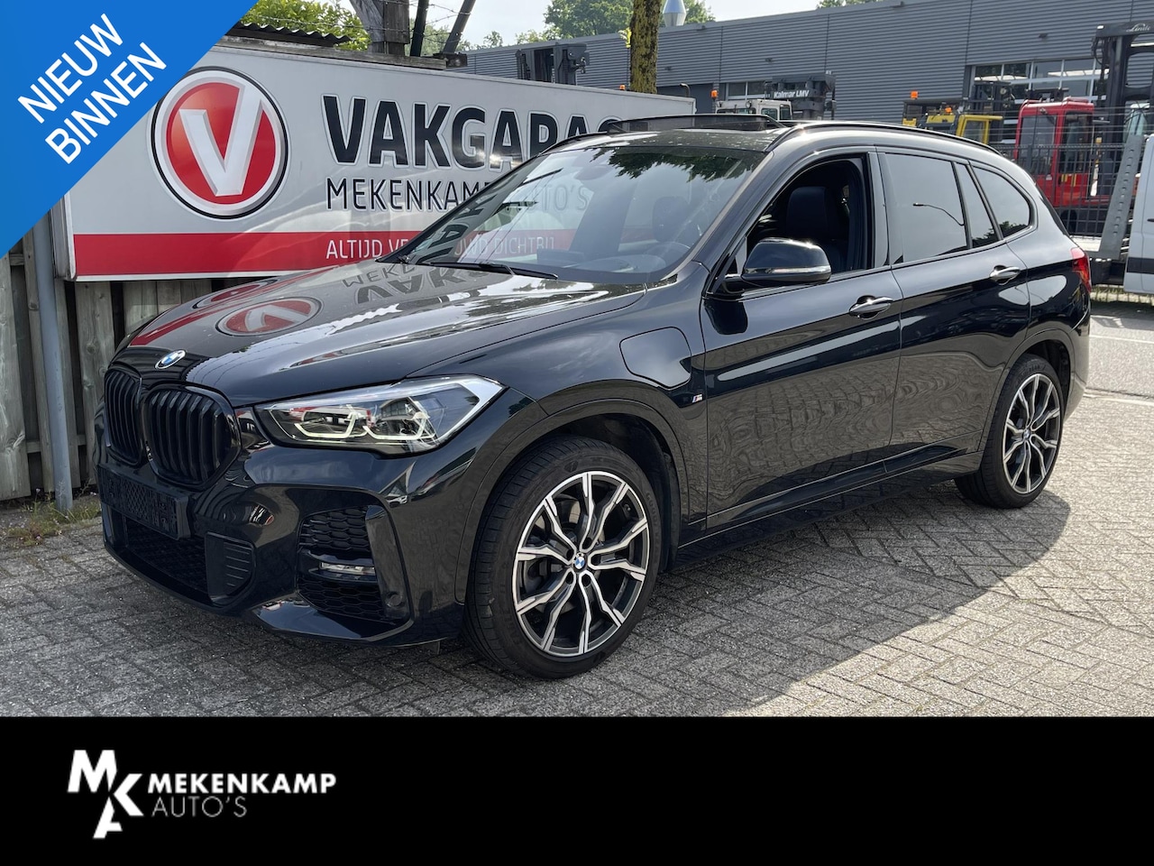 BMW X1 - xDrive25e High Executive Edition M Sport 19"/Panoramadak/Leder + memory + stoelverwarming/ - AutoWereld.nl