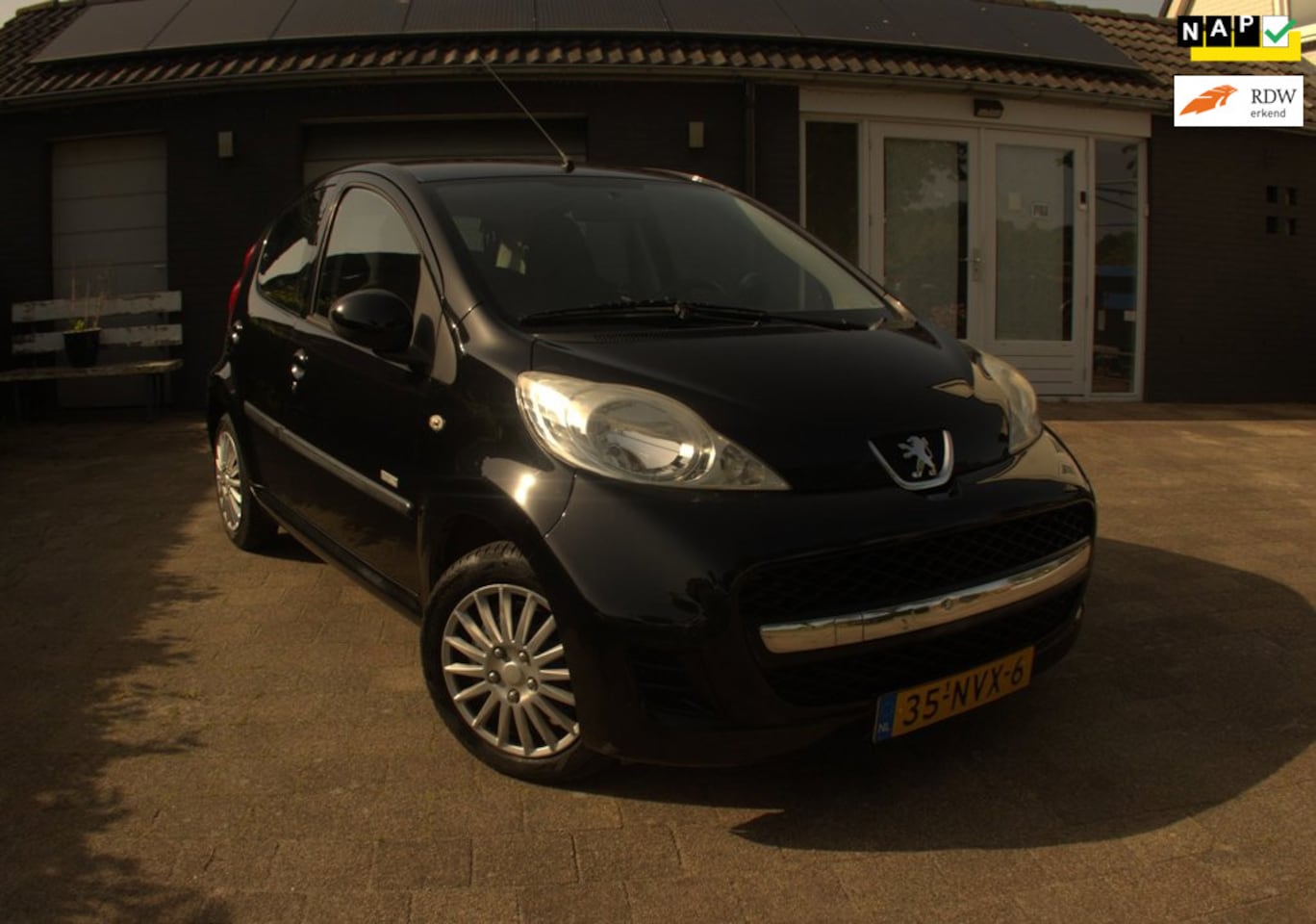 Peugeot 107 - 1.0-12V Millesim 200 5-Deurs-NAPAutomaat-Airco-DEALER Onderhouden-APK - AutoWereld.nl