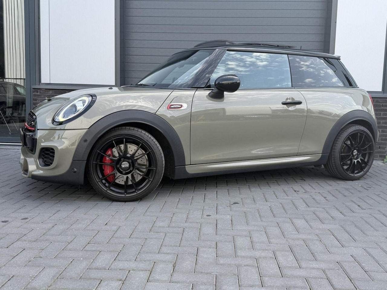 MINI John Cooper Works - Mini 2.0 HK|HUD|PANO - AutoWereld.nl