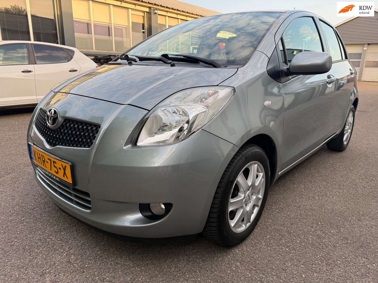 Toyota Yaris - 1.3 VVTi Sol MMT 2008 Automaat 116160 km 1e eigenaar - AutoWereld.nl