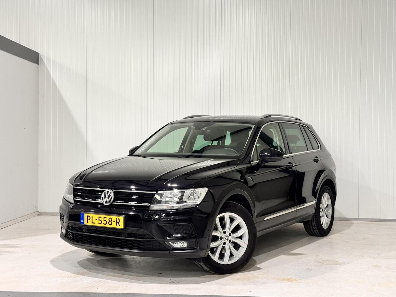 Volkswagen Tiguan - 1.4 TSI ACT Highline|CAMERA|CARPLAY| - AutoWereld.nl
