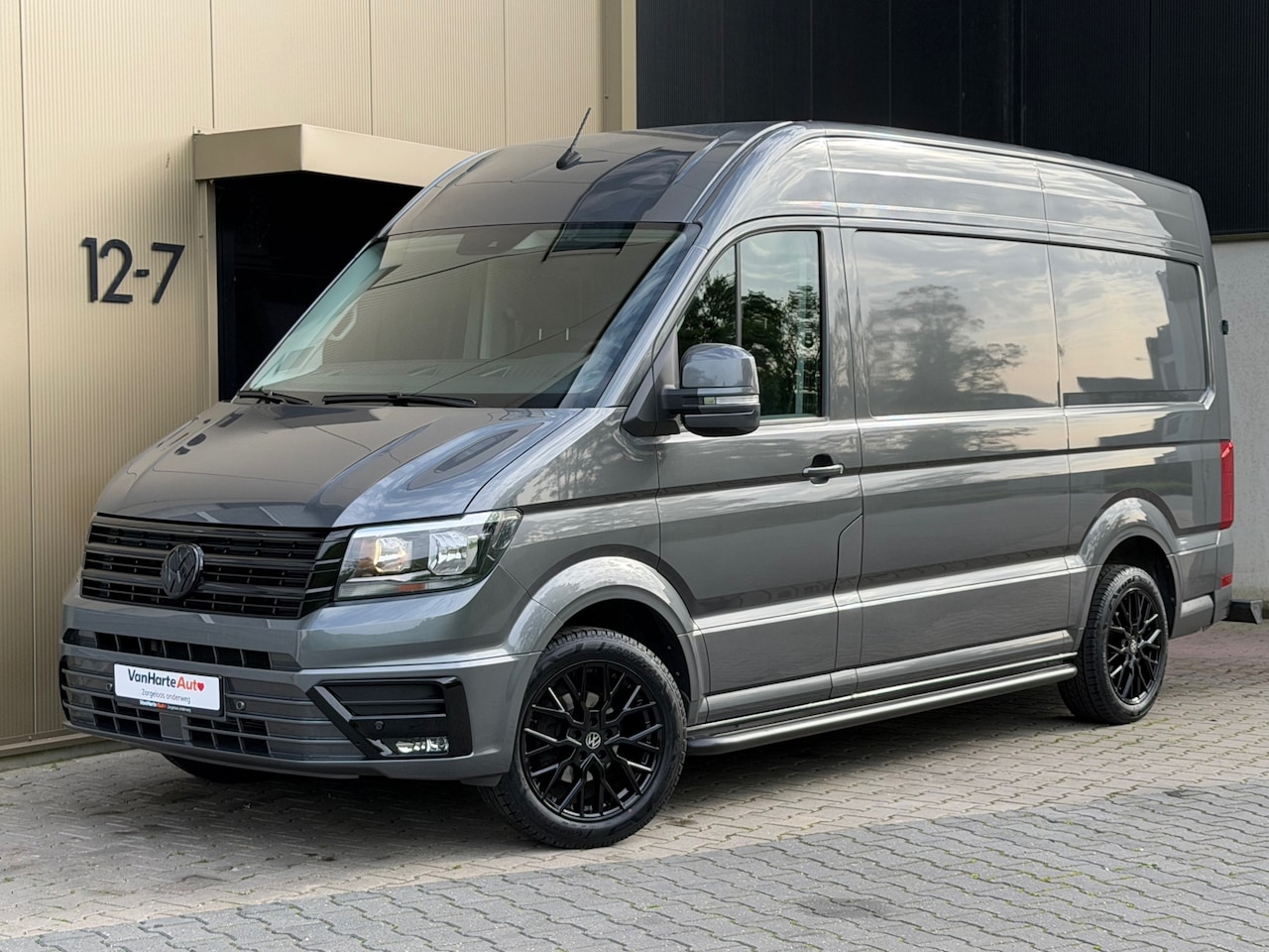 Volkswagen Crafter - 35 2.0 TDI|L3H3|Carplay|140pk|Aut.|Trekhaak - AutoWereld.nl