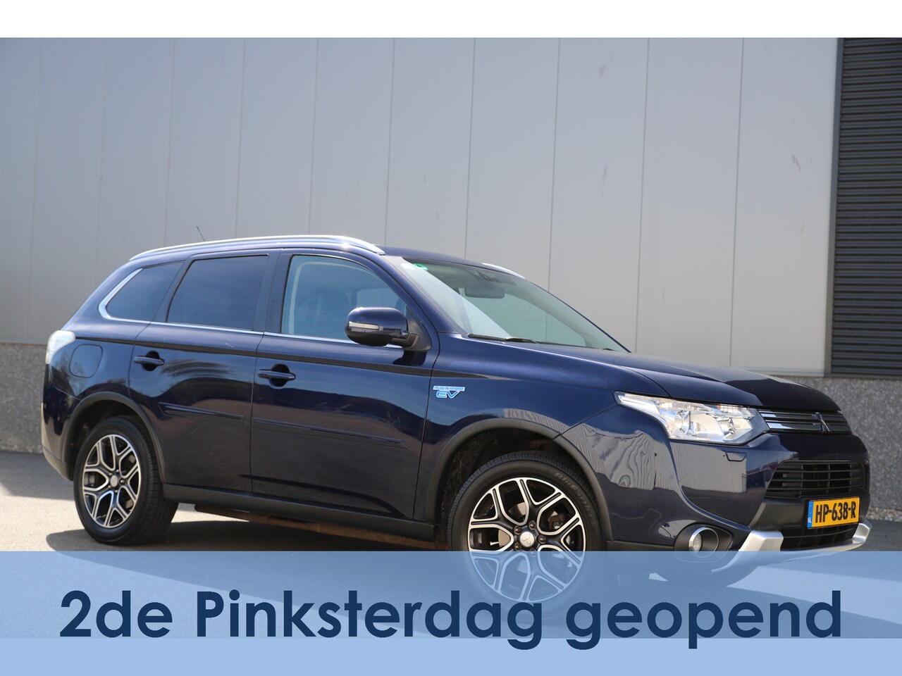 Mitsubishi Outlander - 2.0 PHEV 4WD Instyle X-Line/Sunroof/Trekh./Leder/Cruise/18" - AutoWereld.nl