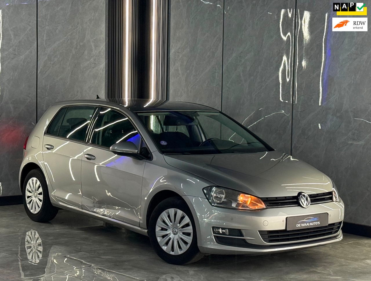 Volkswagen Golf - 1.2 TSI Trendline | 2e Eignr | Navi | Trekhaak | Cruise | Airco | Boekjes - AutoWereld.nl