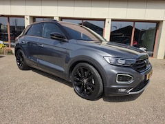 Volkswagen T-Roc - Sport | Blackstyle | 19' Suzuka | Led | Pano | Navi | Cruise | A