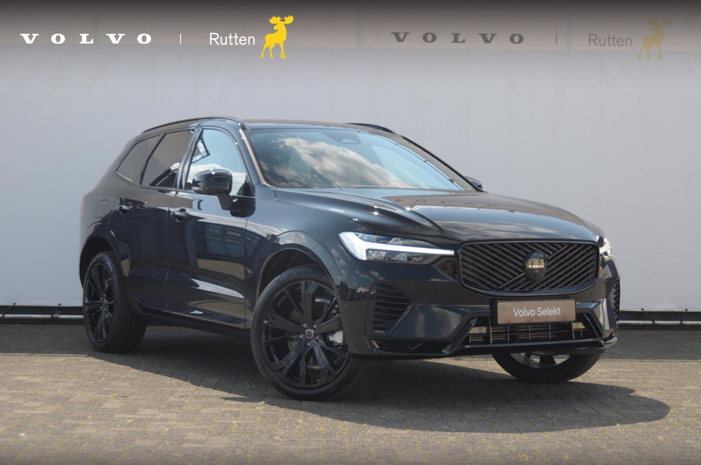 Volvo XC60 - T6 350PK Automaat AWD Plus Black Edition / Elektrisch bedienbare voorstoelen met geheugen/ - AutoWereld.nl