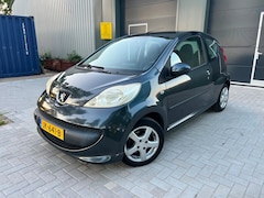 Peugeot 107 - 1.0-12V XR Airco/ Scherm