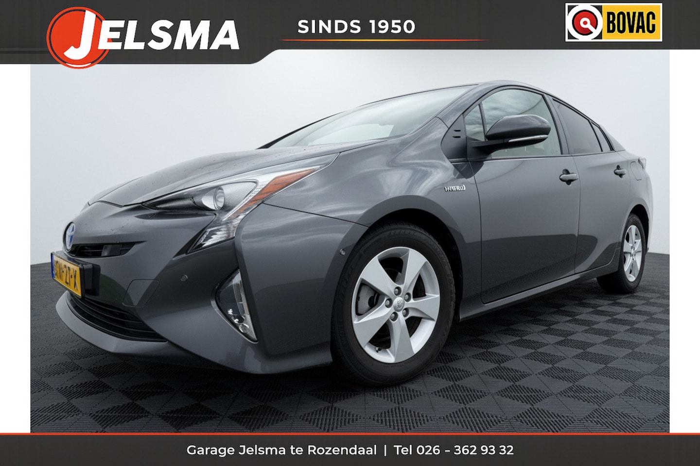 Toyota Prius - 1.8 Hybrid Dynamic Aut., Navi | Camera | JBL - AutoWereld.nl
