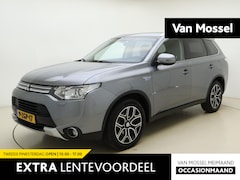 Mitsubishi Outlander - 2.0 PHEV Executive Edition X-Line | Navigatie | Climate Control | Camera | Keyless | Licht