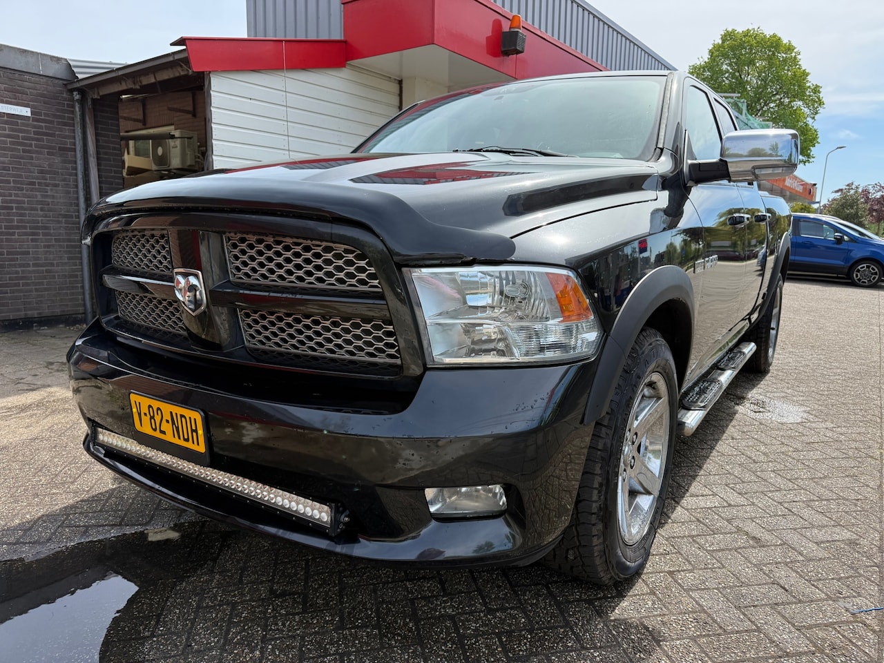 Dodge Ram 1500 - 5.7 V8 4x4 Quad Cab 6'4 / Camera / Parkeersensoren / Stoelverwarming / Airco - AutoWereld.nl