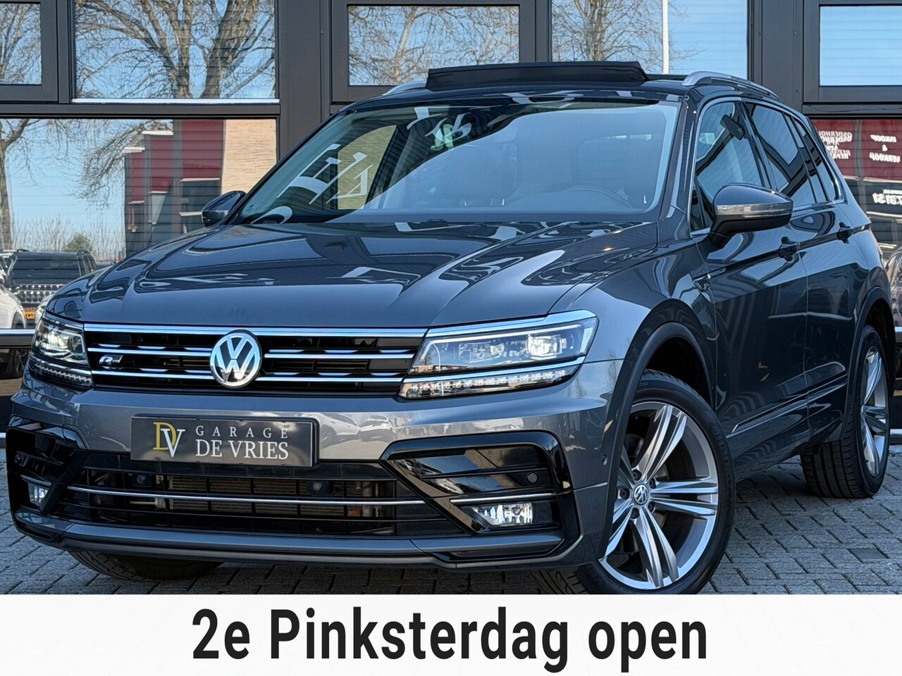 Volkswagen Tiguan - 2.0 TSI 4Motion R-Line Highline DSG Panoramadak Virtual ACC Leder Garantie - AutoWereld.nl