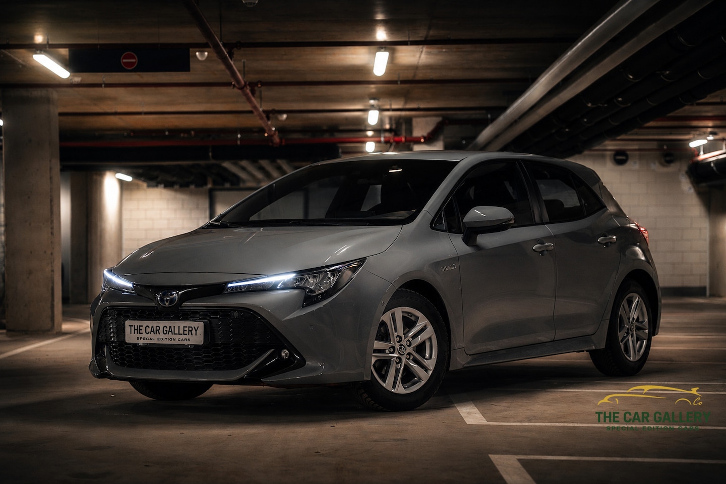Toyota Corolla - 1.8 Hybrid Dynamic | Nardo Grey |Camera - AutoWereld.nl