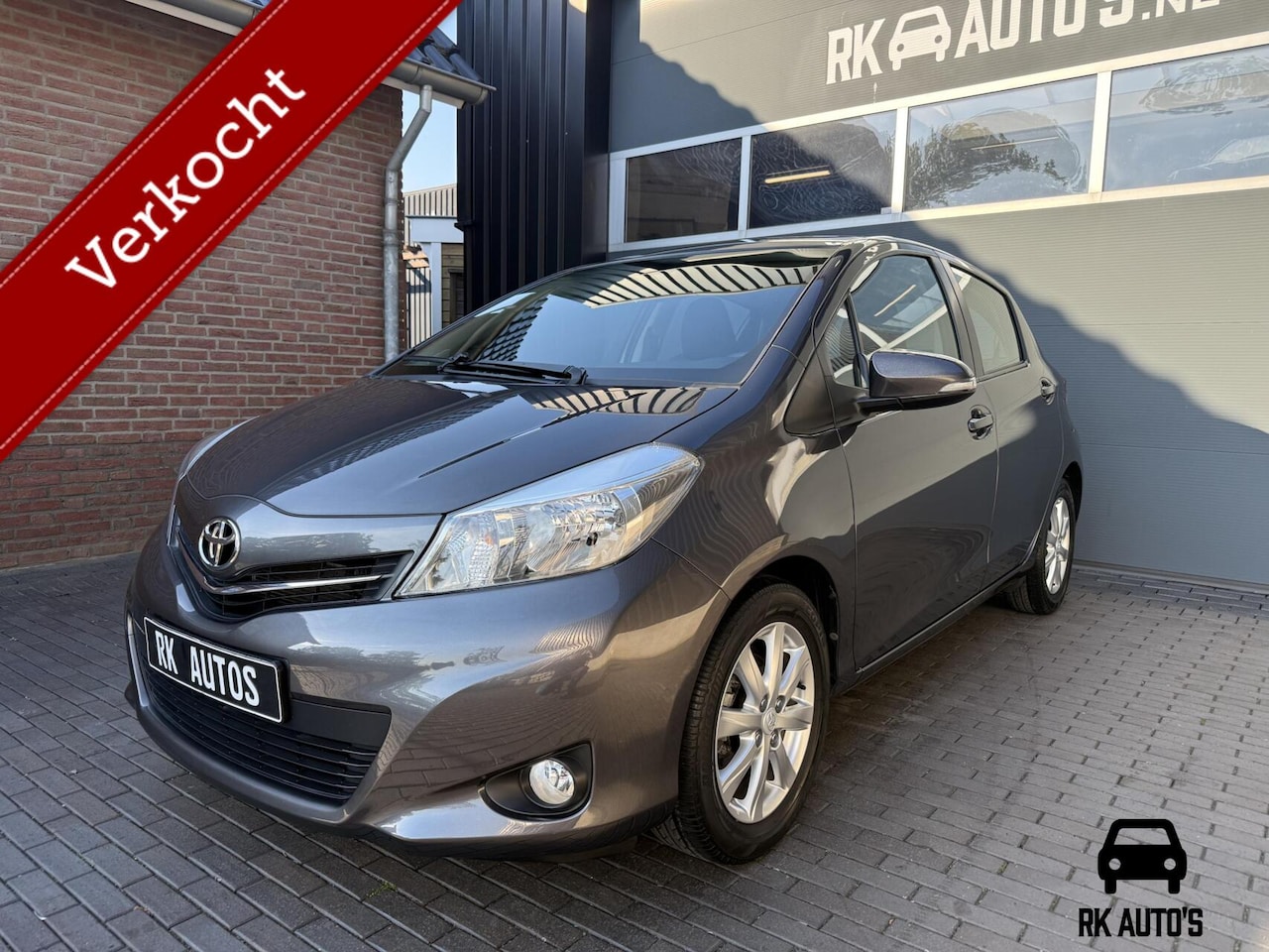 Toyota Yaris - 1.3 VVT-i Dynamic / Automaat / 34dkm / Trekhaak - AutoWereld.nl
