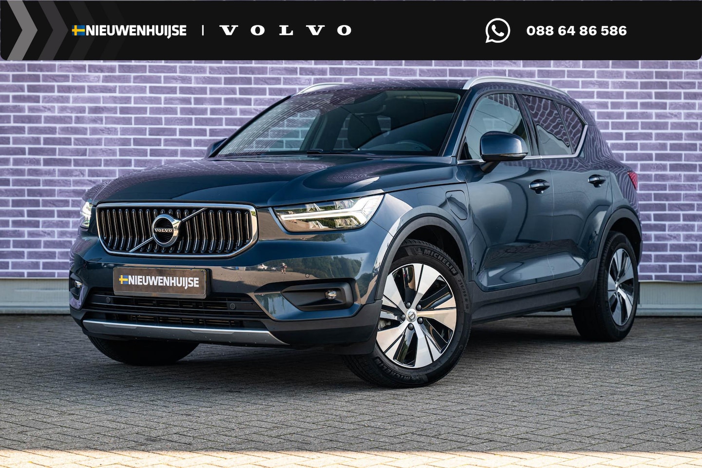 Volvo XC40 - 1.5 T4 Recharge Inscription Expression | Parkeersensoren voor + achter | Panoramisch schui - AutoWereld.nl