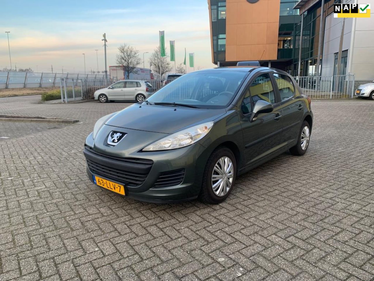 Peugeot 207 - 1.4 VTi X-Line Grijs 2010 Airco Cruise 5-drs NAP - AutoWereld.nl