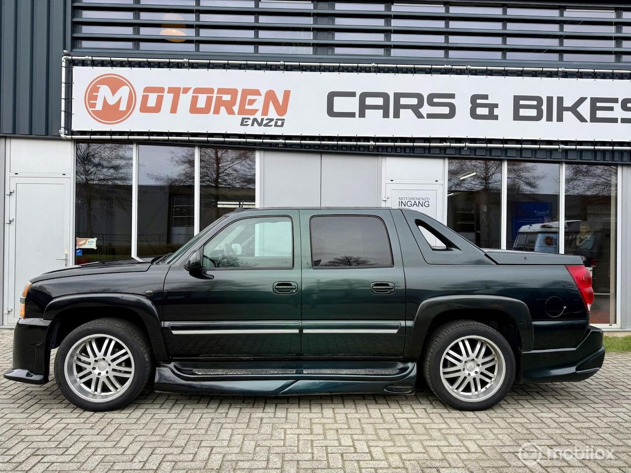 Chevrolet Avalanche - USA 5.3 4WD 1500 - AutoWereld.nl