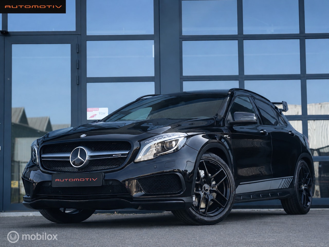 Mercedes-Benz GLA-Klasse - AMG 45 4MATIC / PANO / DISTRONICPLUS - AutoWereld.nl