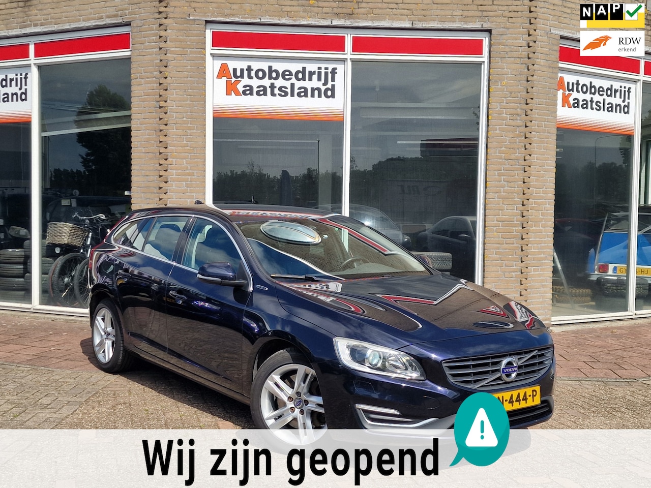 Volvo V60 - 2.4 D6 Twin Engine R-Design - Leer - Navi - Xenon - - AutoWereld.nl