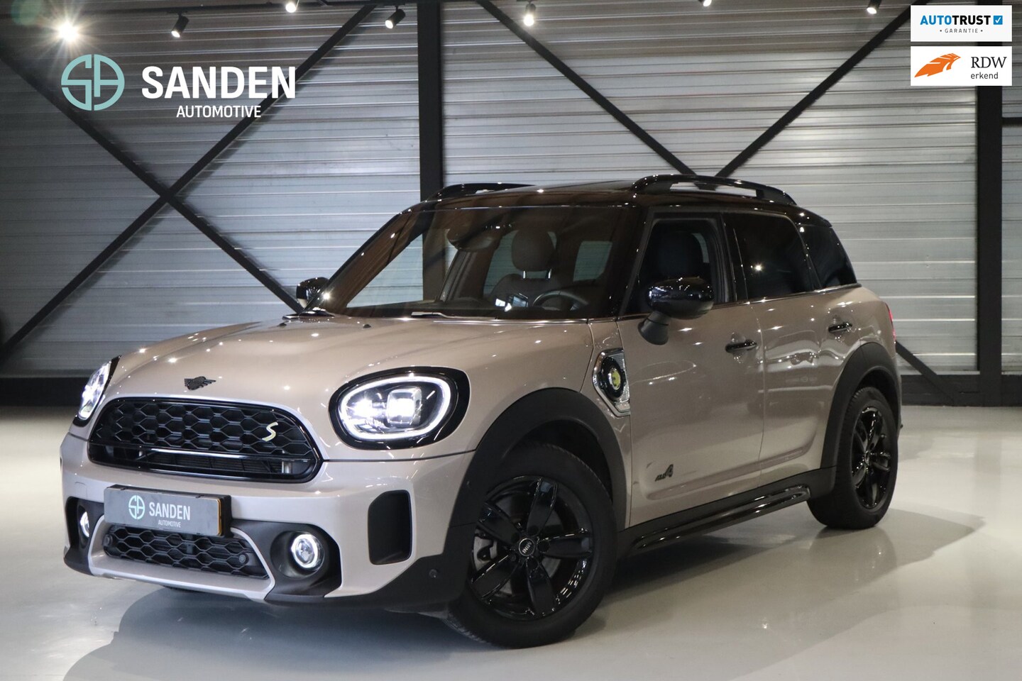 MINI Countryman - Mini 1.5 Cooper S E ALL4 Premium Plus|Automaat|Led|Navi|electrische lederen stoelen|Panora - AutoWereld.nl