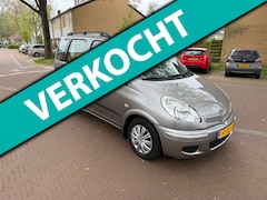 Toyota Yaris Verso - AUTOMAAT / Airco / Parkeersensoren achter / Leuke auto