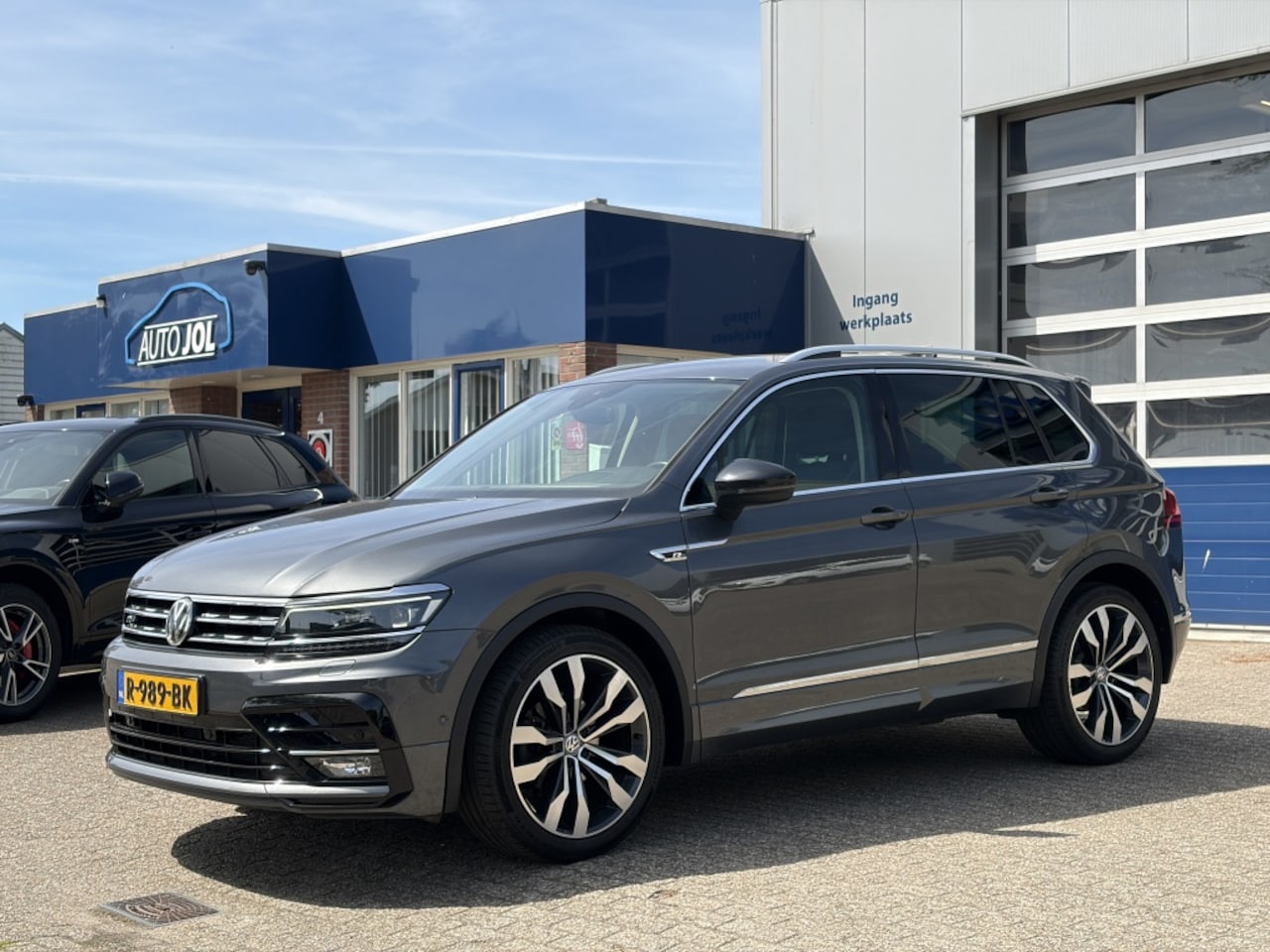 Volkswagen Tiguan - 1.5 TSI Highl. Bus R-line|achteruitrijcamera|rijklaarprijs - AutoWereld.nl