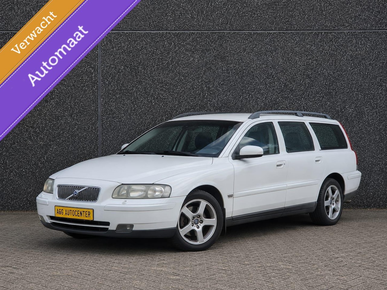 Volvo V70 - 2.5T Summum/1e Eig/Cruise/209PK/Leer/Trekhaak/16'' - AutoWereld.nl