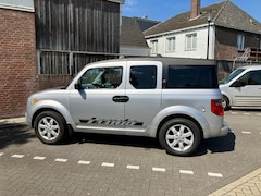 Honda Element - 4WD