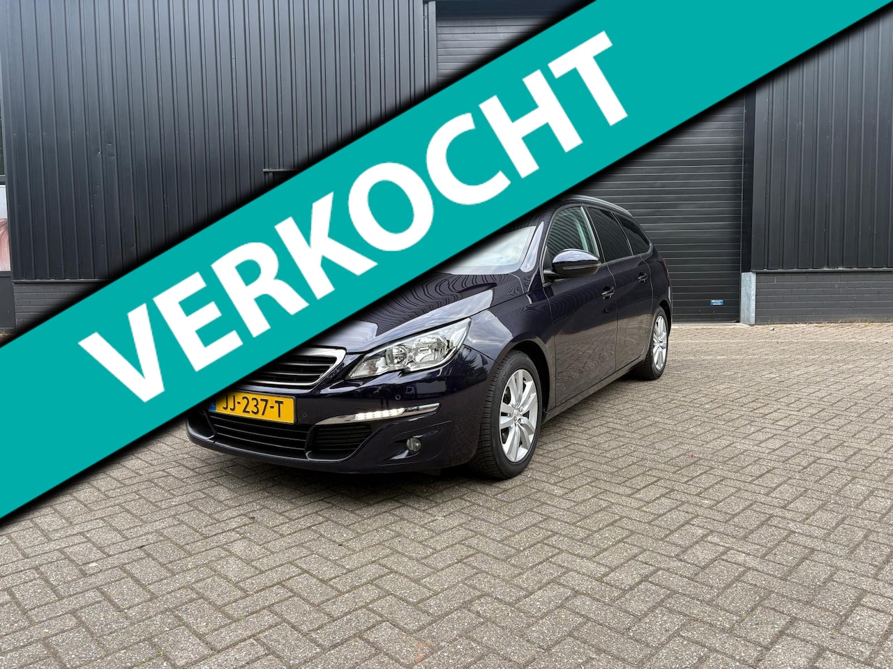 Peugeot 308 SW - 1.2 PureTech Blue Lease Executive PANO NW APK, NAP - AutoWereld.nl