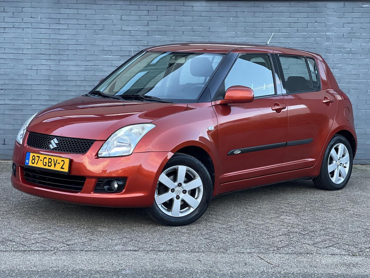 Suzuki Swift - 1.3 5DRS CarPlay Airco NEWAPK Zeer nette staat - AutoWereld.nl