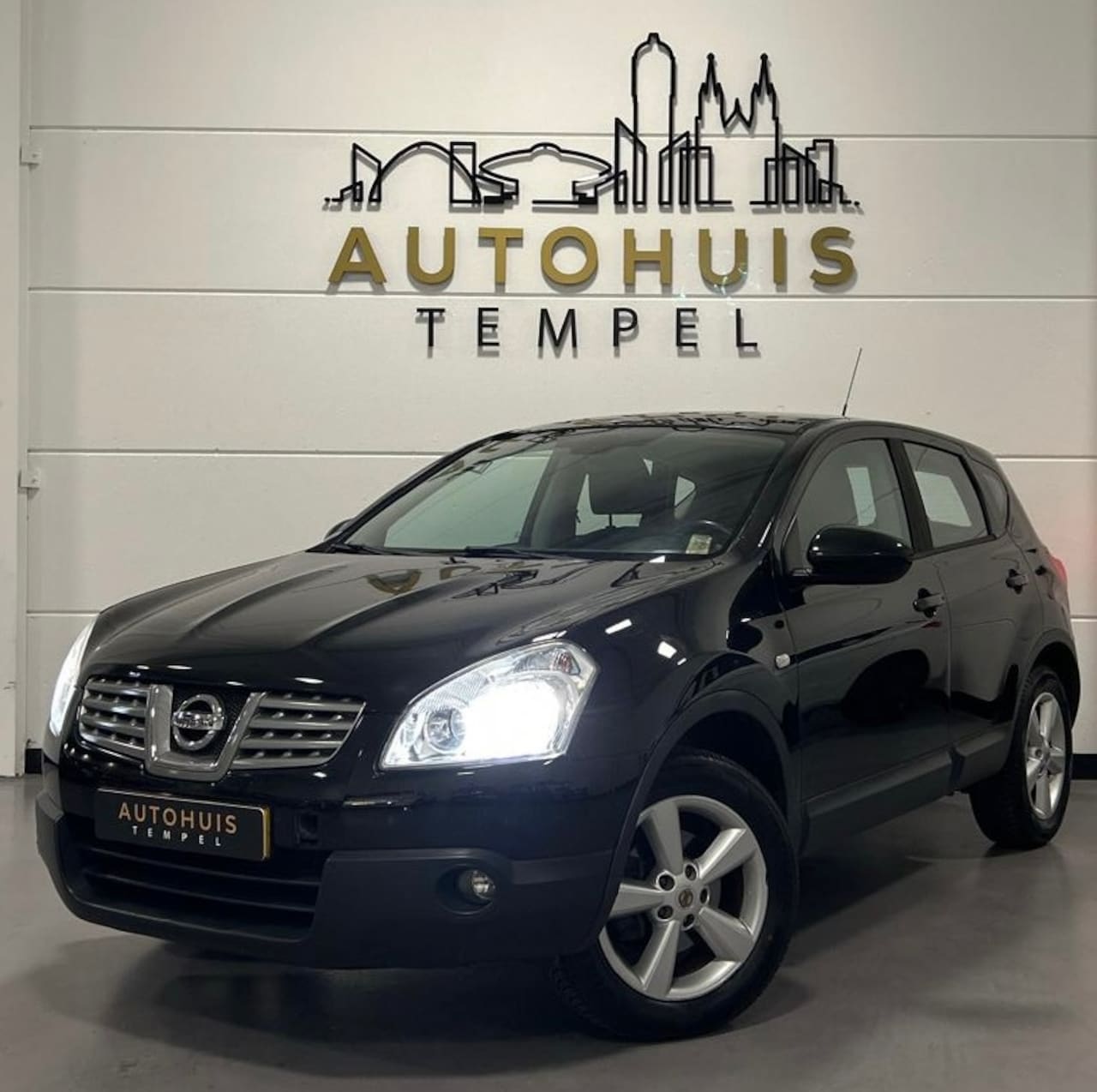 Nissan Qashqai - 1.6 Acenta Nap Airco Climate Trekhaak Camera Isofix Nwe Apk - AutoWereld.nl