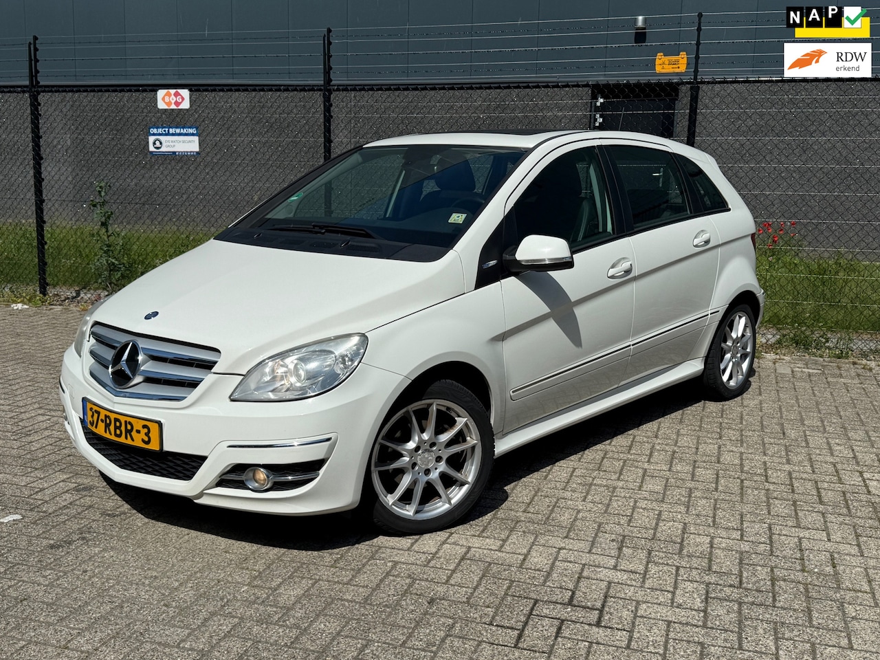 Mercedes-Benz B-klasse - 160 Business Class |Panoramadak| |CruiseControl| |Airco| |Trekhaak| - AutoWereld.nl