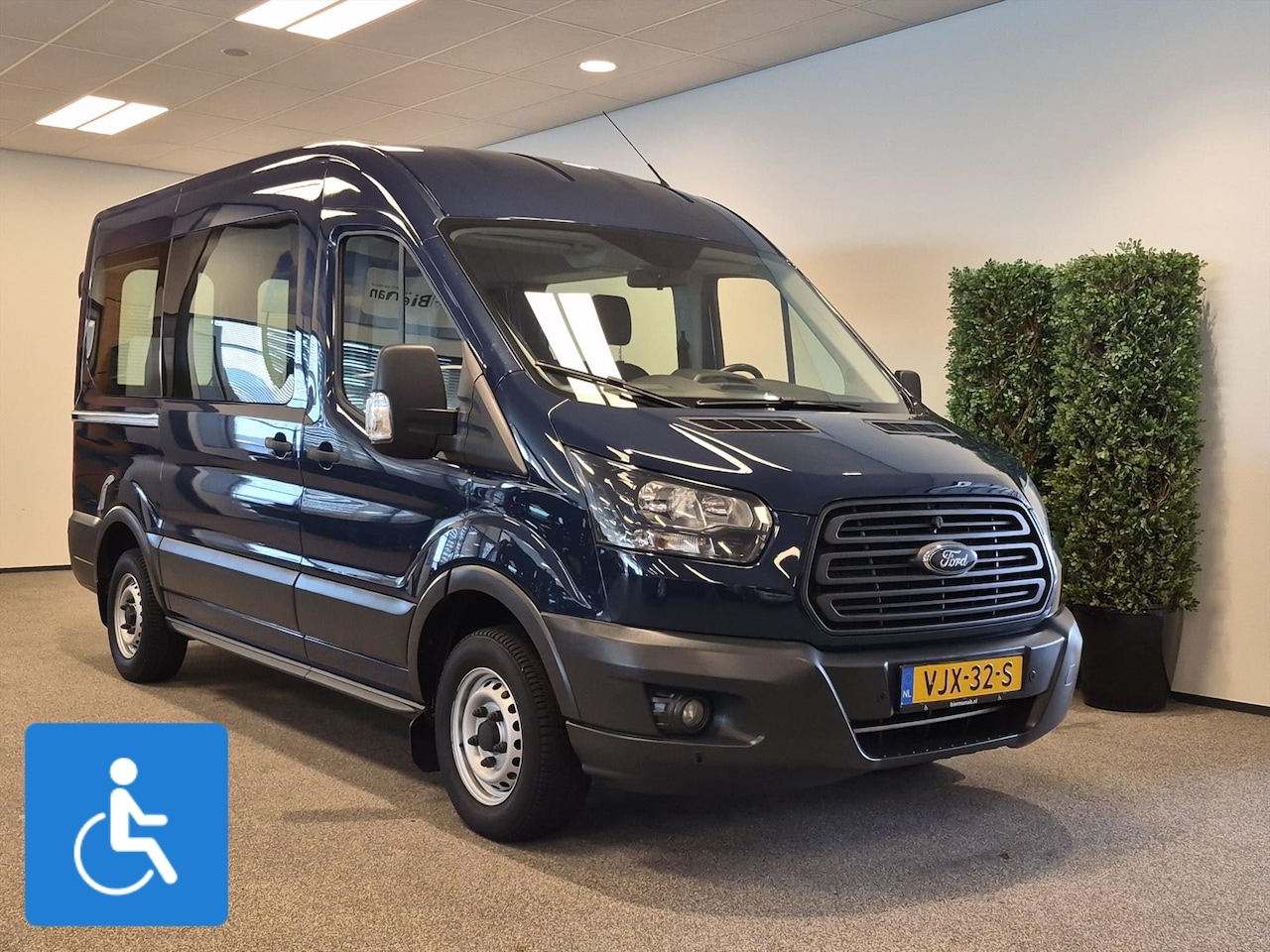 Ford Transit - L2H2 Rolstoelbus 2+1 (Airco) - AutoWereld.nl