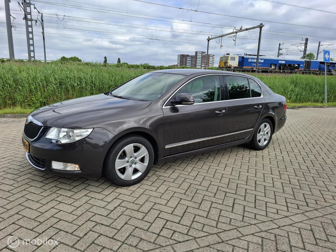 Skoda Superb - 1.8 TSI Ambition Business Line RUIMTE AUTO! - AutoWereld.nl
