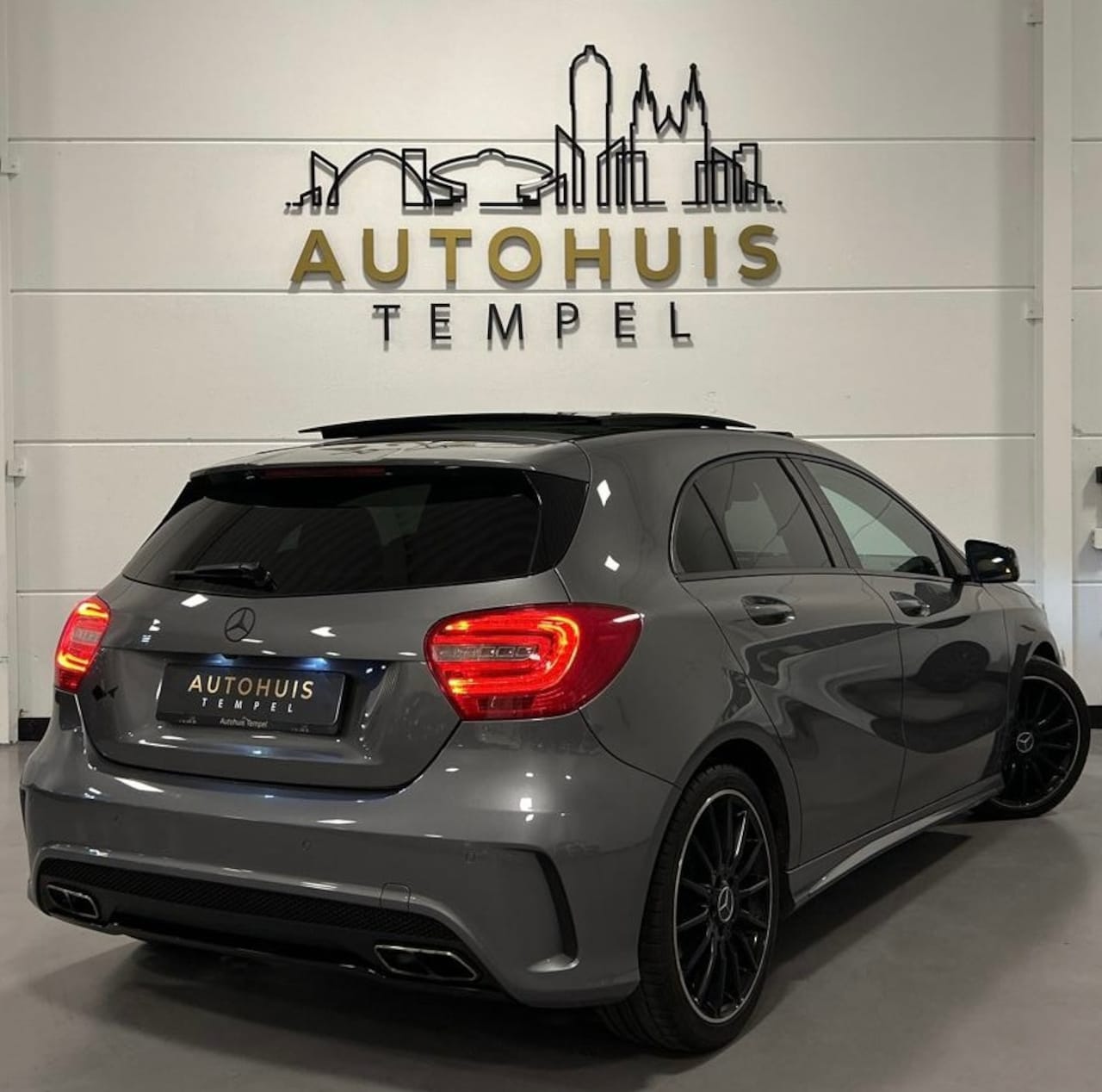Mercedes-Benz A-klasse - 200 Ambition AMG Pano Airco Cruise Climate H/K Stoelverw Carbon Camera 19inch Vol - AutoWereld.nl
