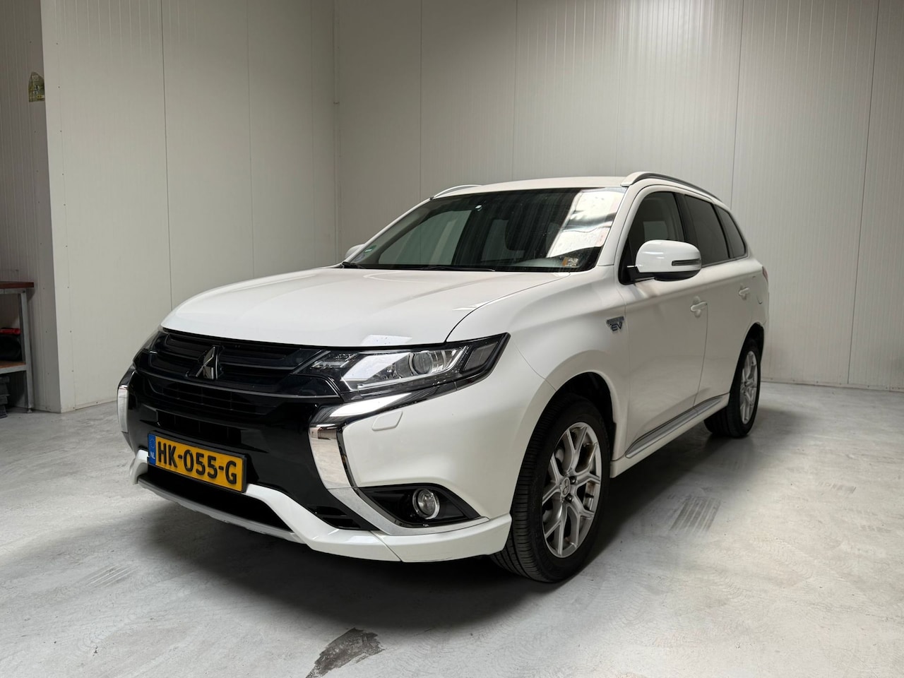Mitsubishi Outlander - 2.0 PHEV Business Edition 2.0 PHEV Business Edition - AutoWereld.nl