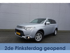 Mitsubishi Outlander - 2.0 PHEV Business Edition X-Line AUTOMAAT - Climate / Navi / Cruise / Camera / Trekhaak /