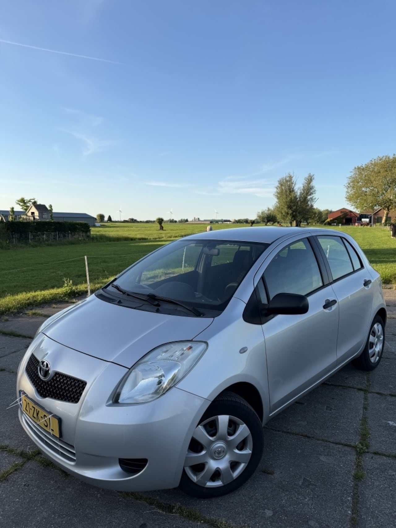 Toyota Yaris - 1.0 VVT-i Sol 1.0 VVTi Sol - AutoWereld.nl