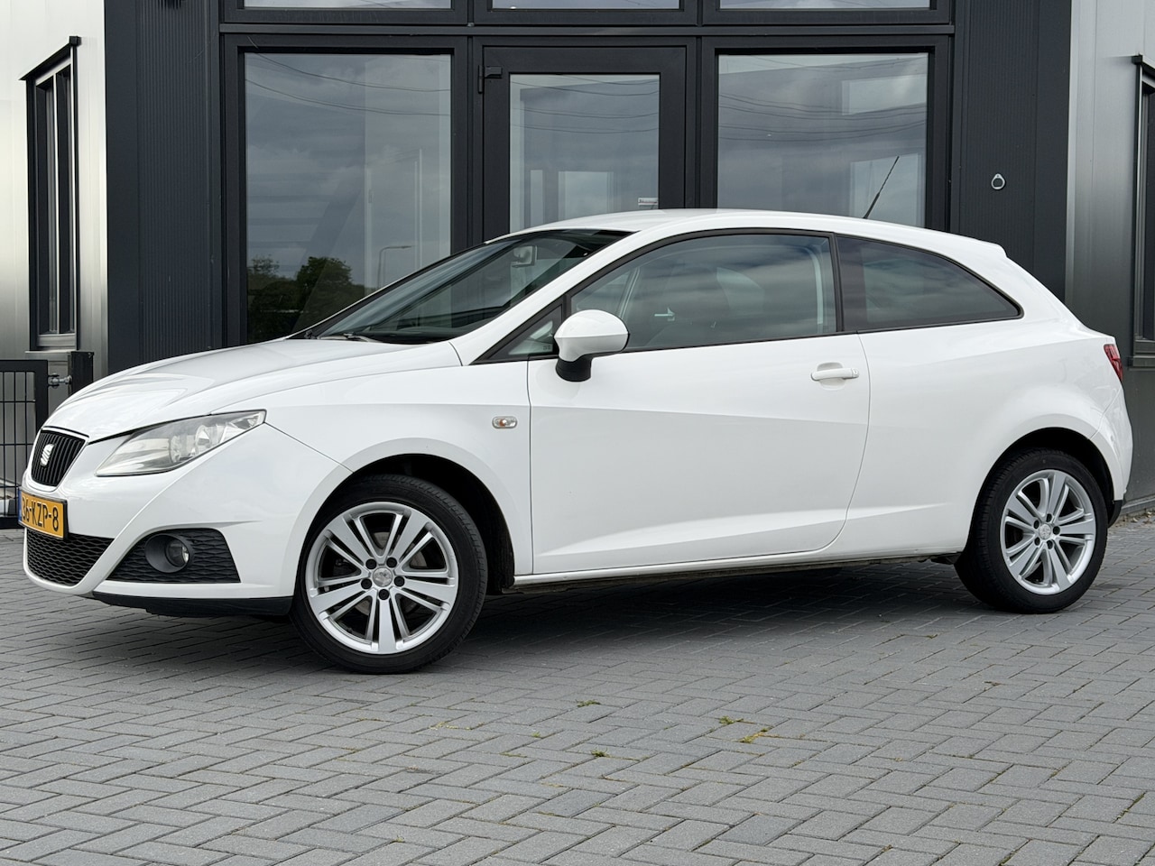 SEAT Ibiza SC - 1.4 Good Stuff Airco | Cruise | LMV | Nwe APK - AutoWereld.nl
