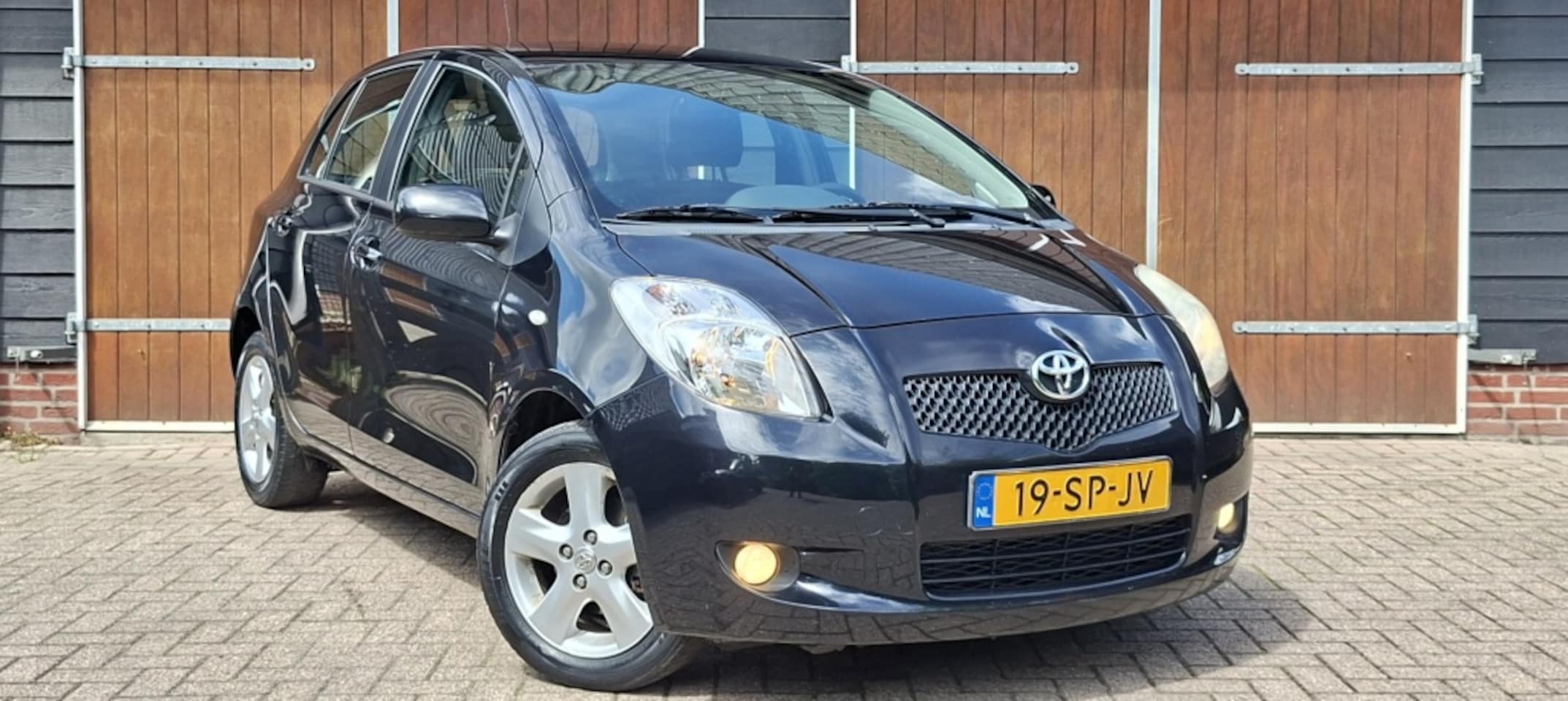 Toyota Yaris - 1.3 VVTi Luna | Airco | 5 deurs | Trekhaak | NAP - AutoWereld.nl