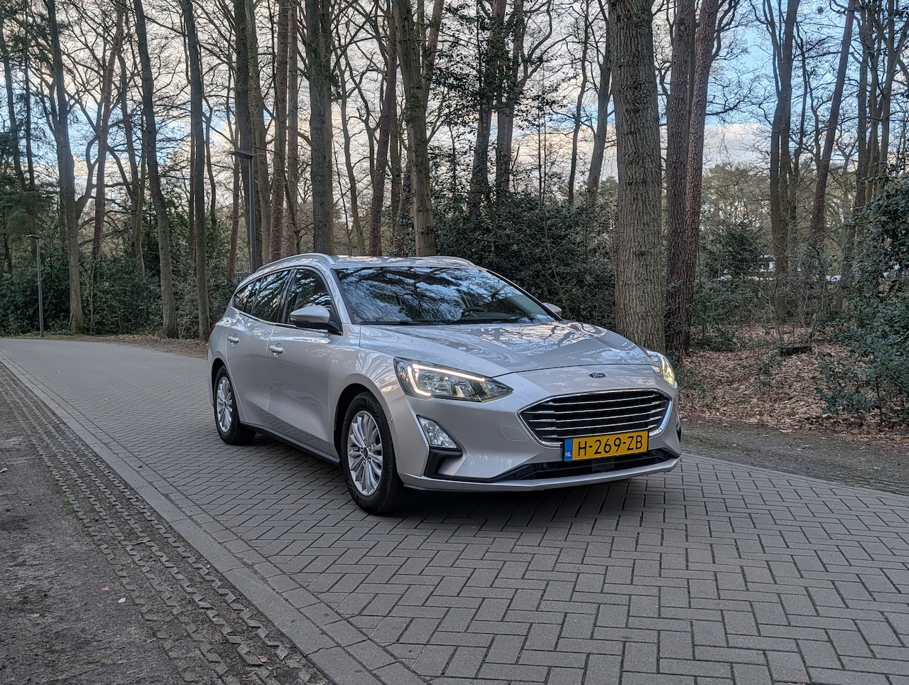 Ford Focus Wagon - 1.0 EcoBoost Titanium Business inclusief trekhaak - AutoWereld.nl