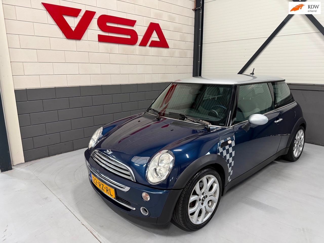 MINI Cooper - Mini 1.6 Checkmate|Airco|Cruise|half lederen interieur|116PK|Inclusief onderhoudsbeurt + v - AutoWereld.nl