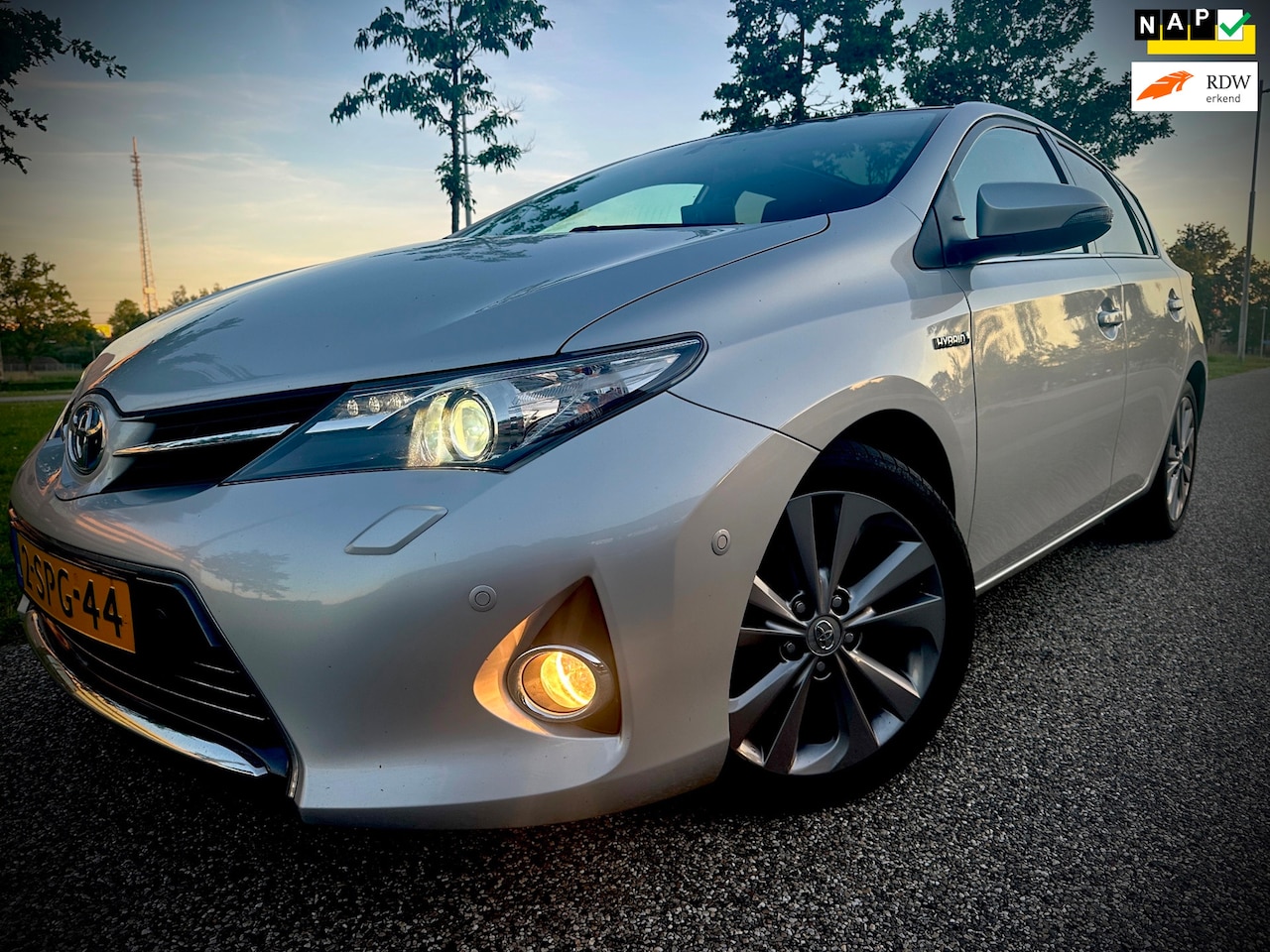 Toyota Auris - 1.8 Hybrid Lease Pro 1.8 Hybrid Lease Pro, automaat, panoramadak, nieuwstaat, apk - AutoWereld.nl